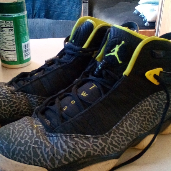 Nike Air Jordans - Picture 4 of 6